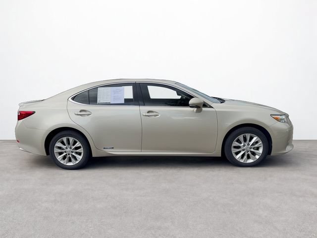 Used 2015 Lexus ES 300h w/ Navigation System Package FWD image 6