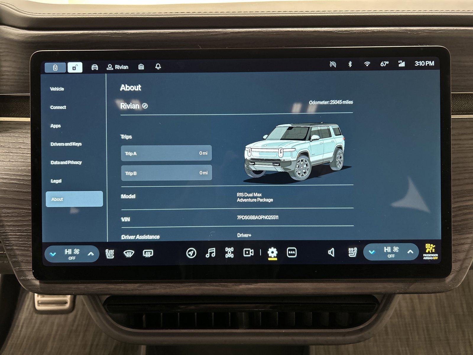 Used 2023 Rivian R1S Adventure image 29