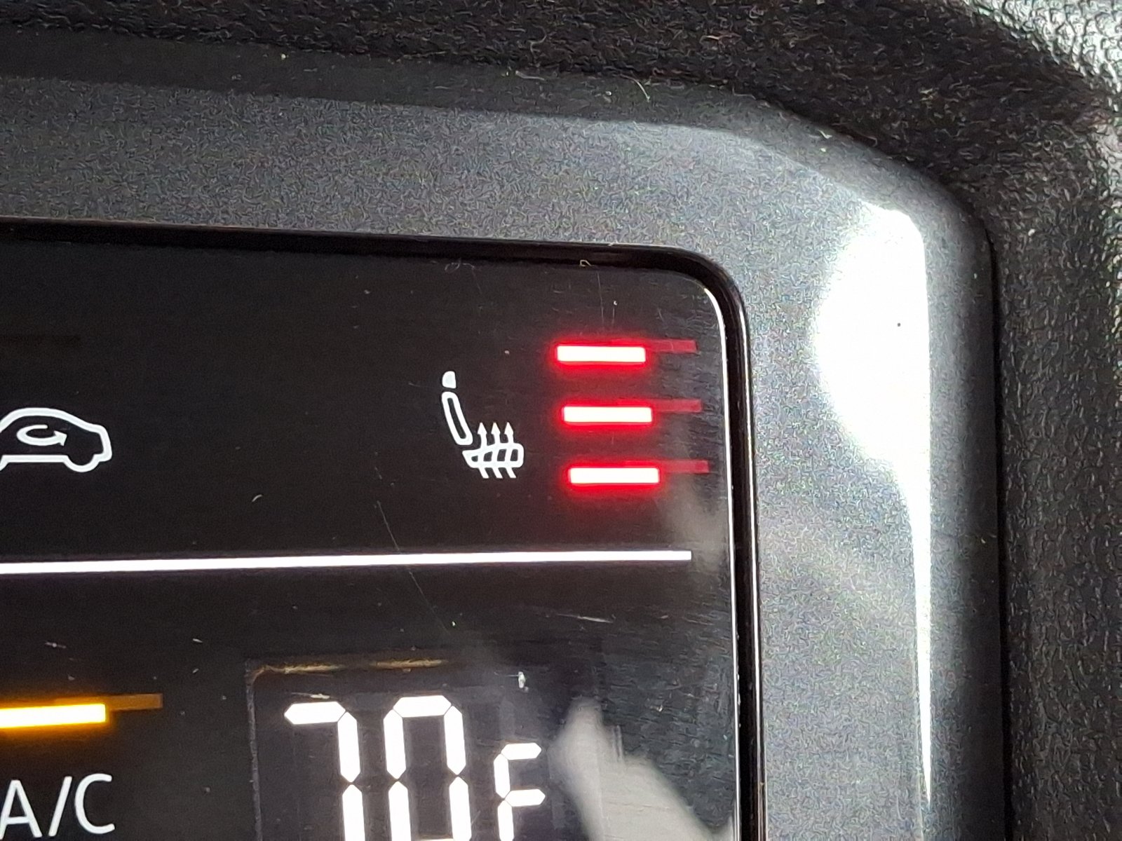 Certified 2022 Volkswagen Tiguan SE image 25