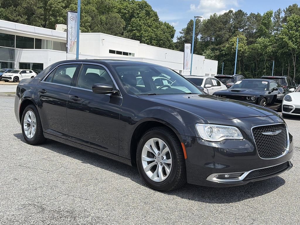 Used 2016 Chrysler 300 Limited w/ Driver Convenience Group RWD image 9