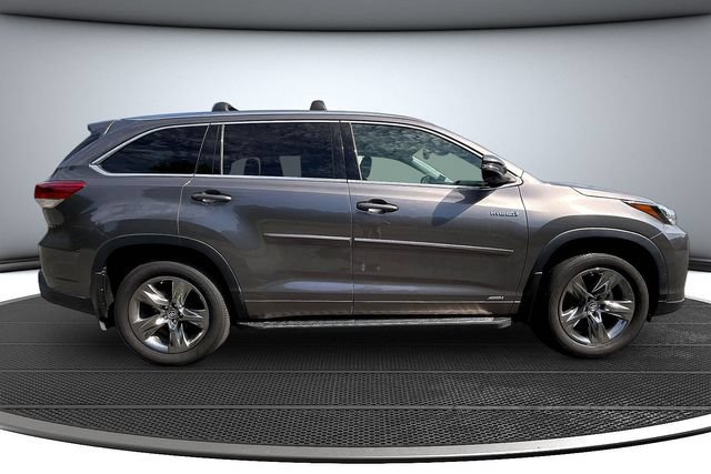 Used 2018 Toyota Highlander Limited Platinum AWD/4WD image 4