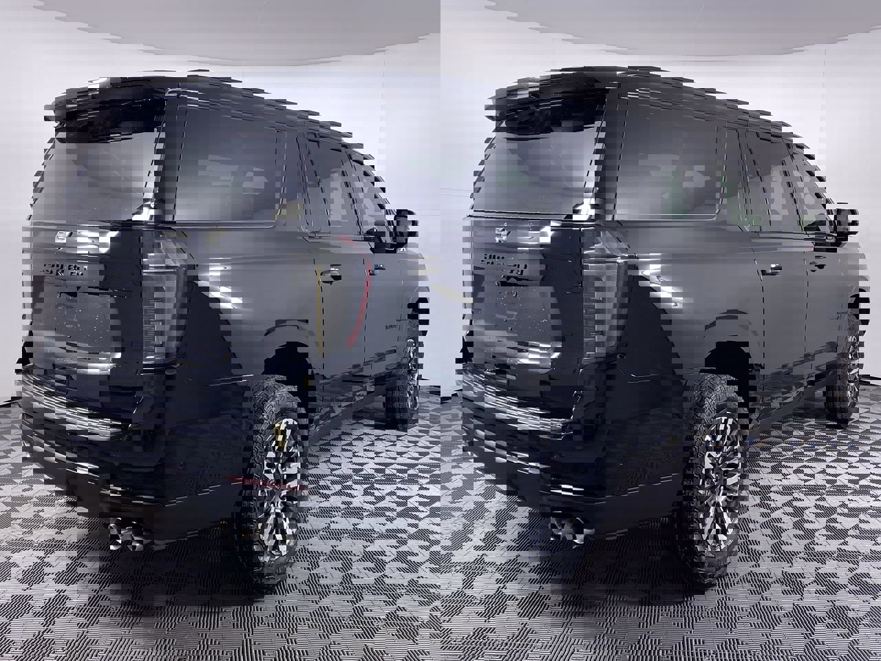 New 2026 Chevrolet Suburban Z71 image 21