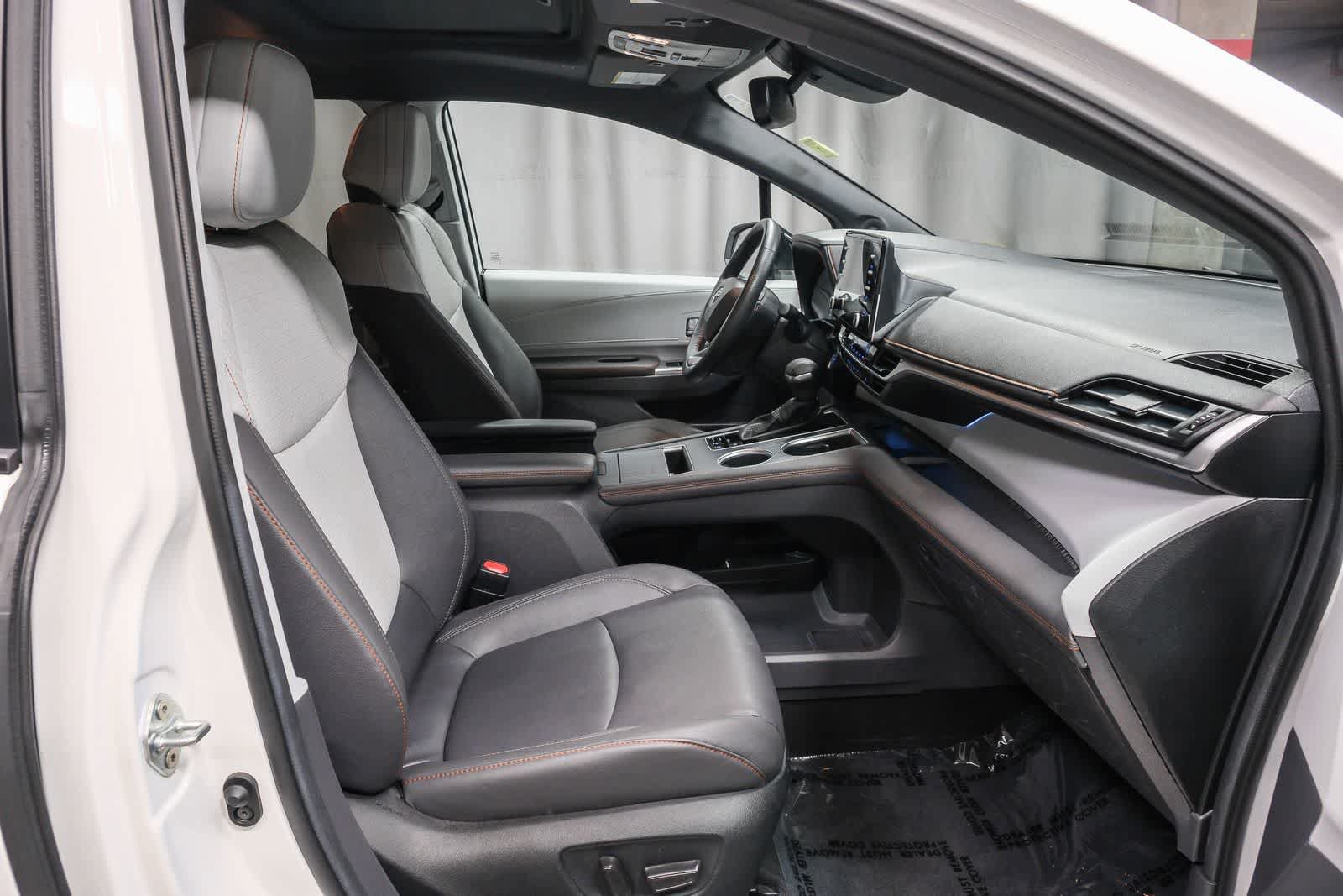 Used 2024 Toyota Sienna XSE w/ XSE Plus Package AWD/4WD image 19