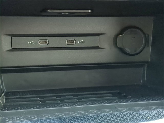 Certified 2025 Volkswagen Taos SE image 23