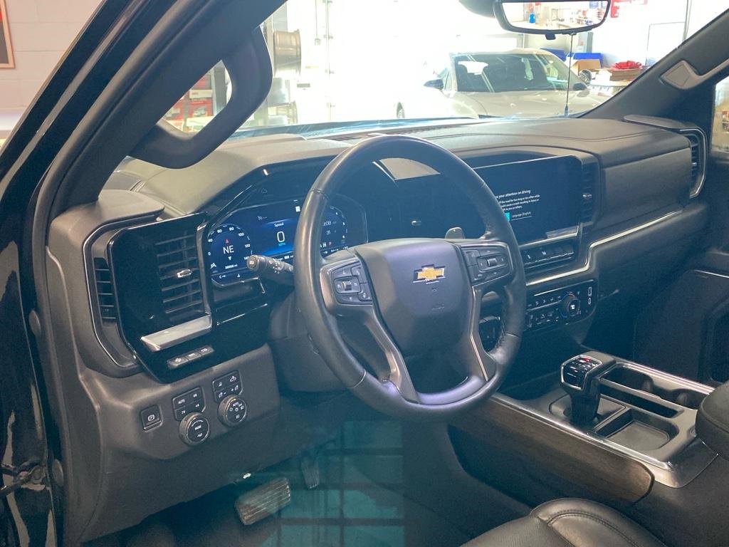 Used 2023 Chevrolet Silverado 1500 High Country w/ High Country Premium Package image 13