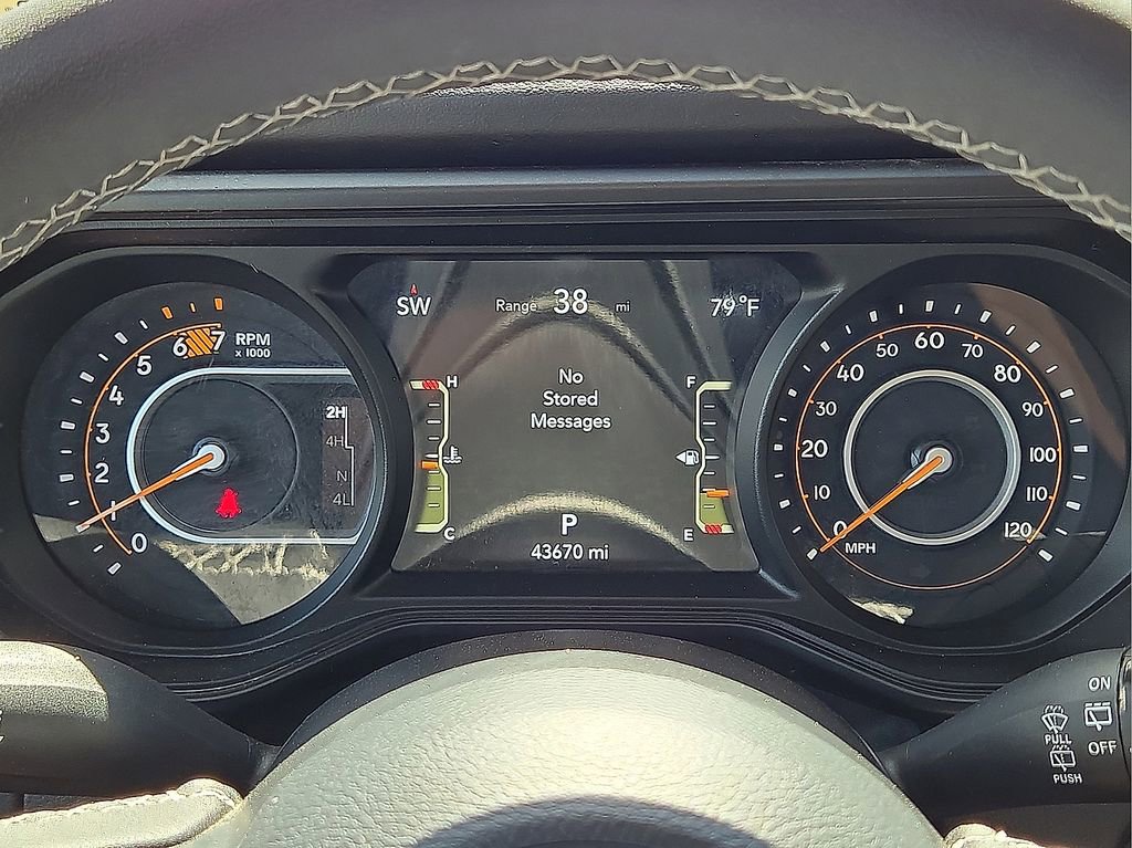 Used 2025 Jeep Wrangler Unlimited Rubicon AWD/4WD image 26