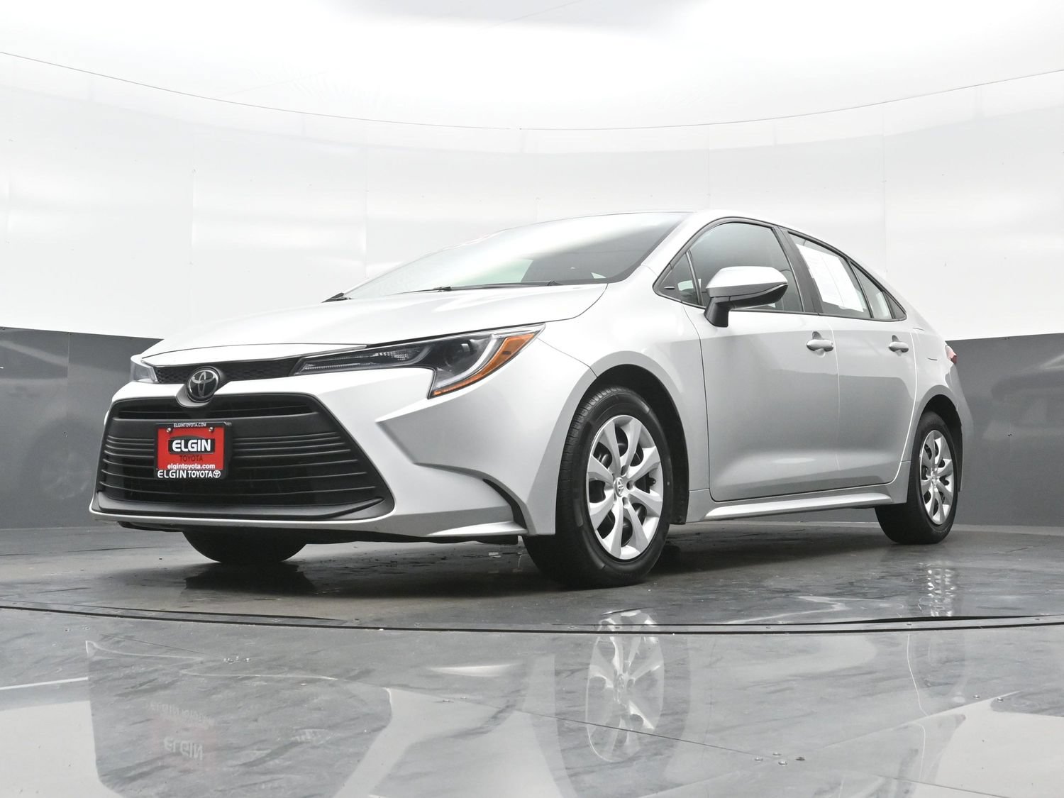 Used 2025 Toyota Corolla LE FWD image 26