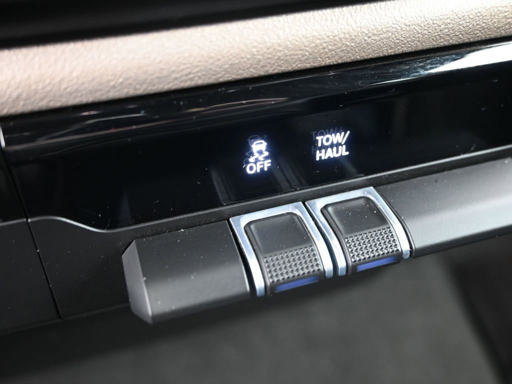 Used 2022 RAM 1500 Laramie AWD/4WD image 18