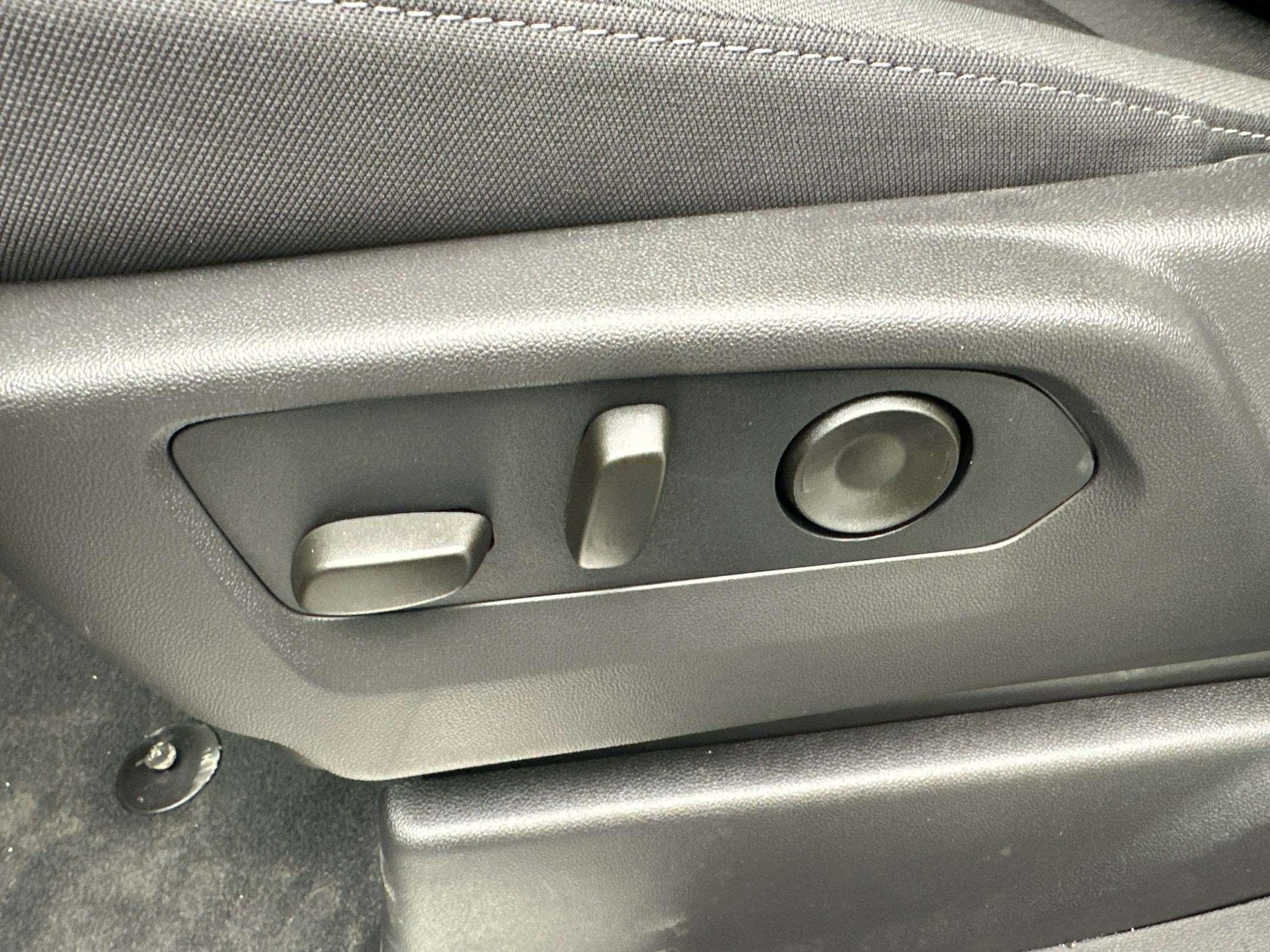 New 2026 Chevrolet Silverado 1500 LT Trail Boss w/ LPO, Dark Essentials Package AWD/4WD image 15