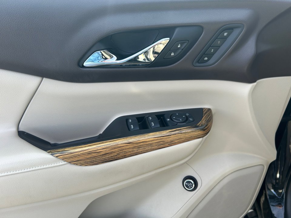 Used 2017 GMC Acadia Denali w/ LPO, Cargo Package image 32