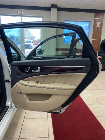 Used 2012 Hyundai Equus Signature image 16