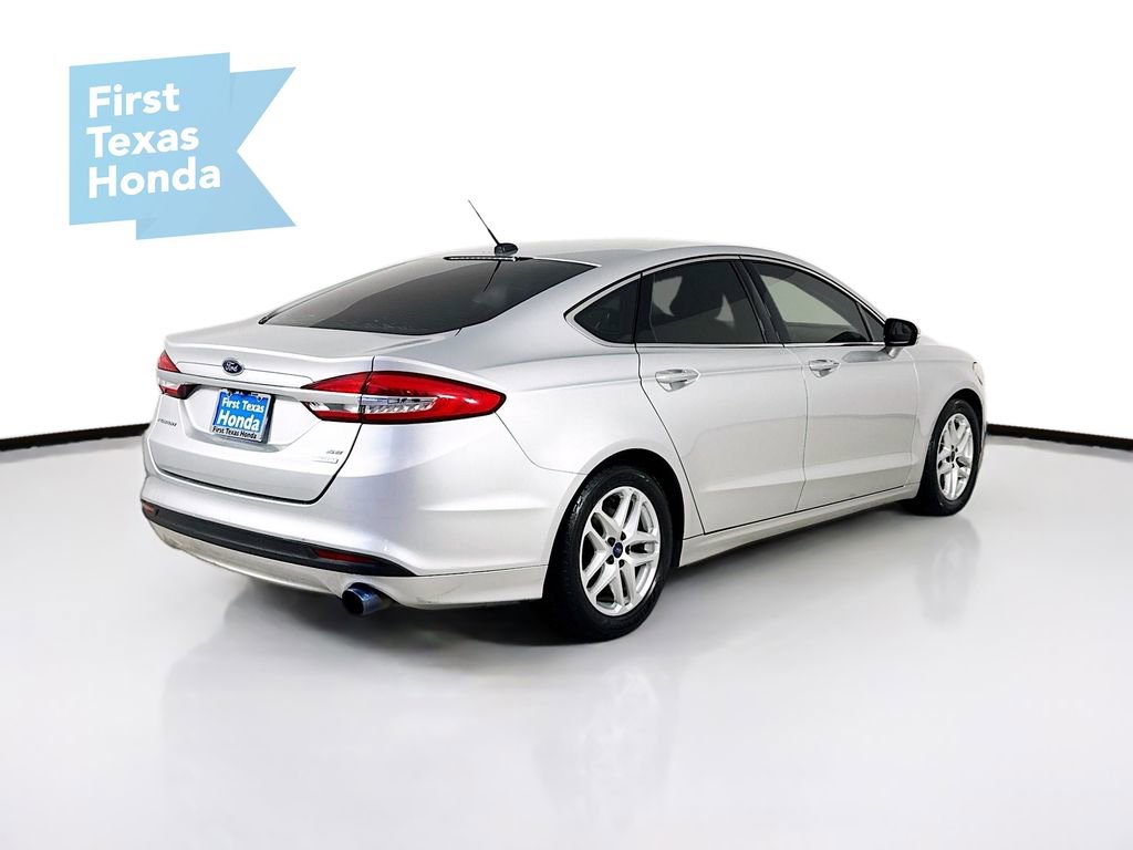 Used 2017 Ford Fusion SE FWD image 7