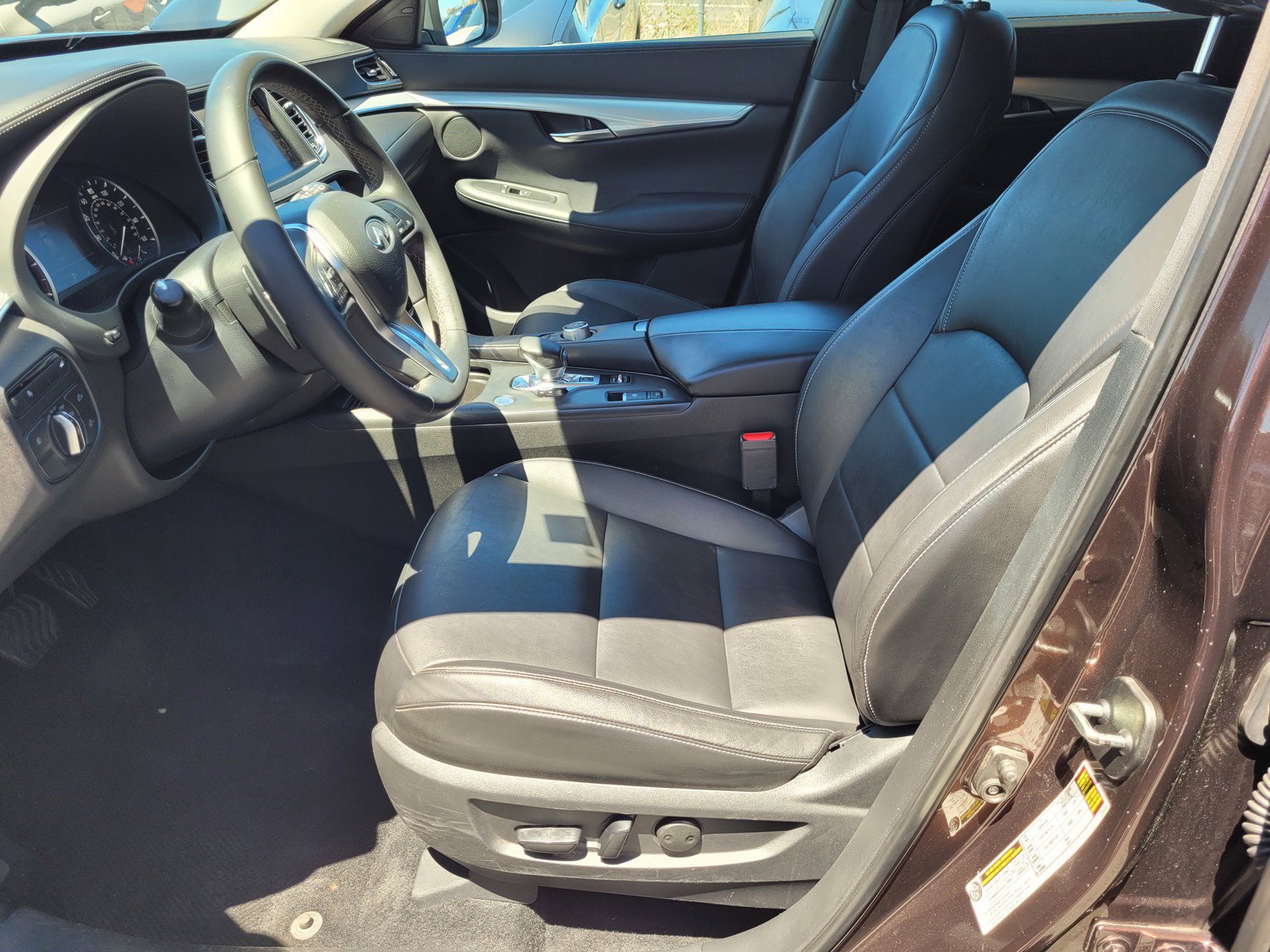 Used 2020 INFINITI QX50 Luxe w/ Navigation Package FWD image 25