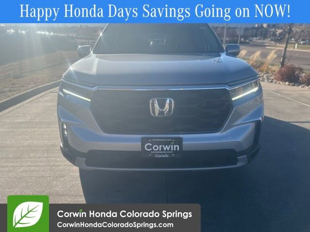 New 2025 Honda Pilot Touring image 2