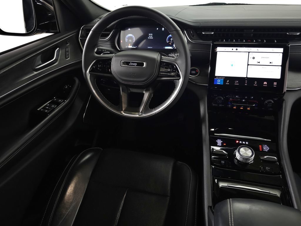 Used 2023 Jeep Grand Cherokee Overland w/ Luxury Tech Group IV AWD/4WD image 18