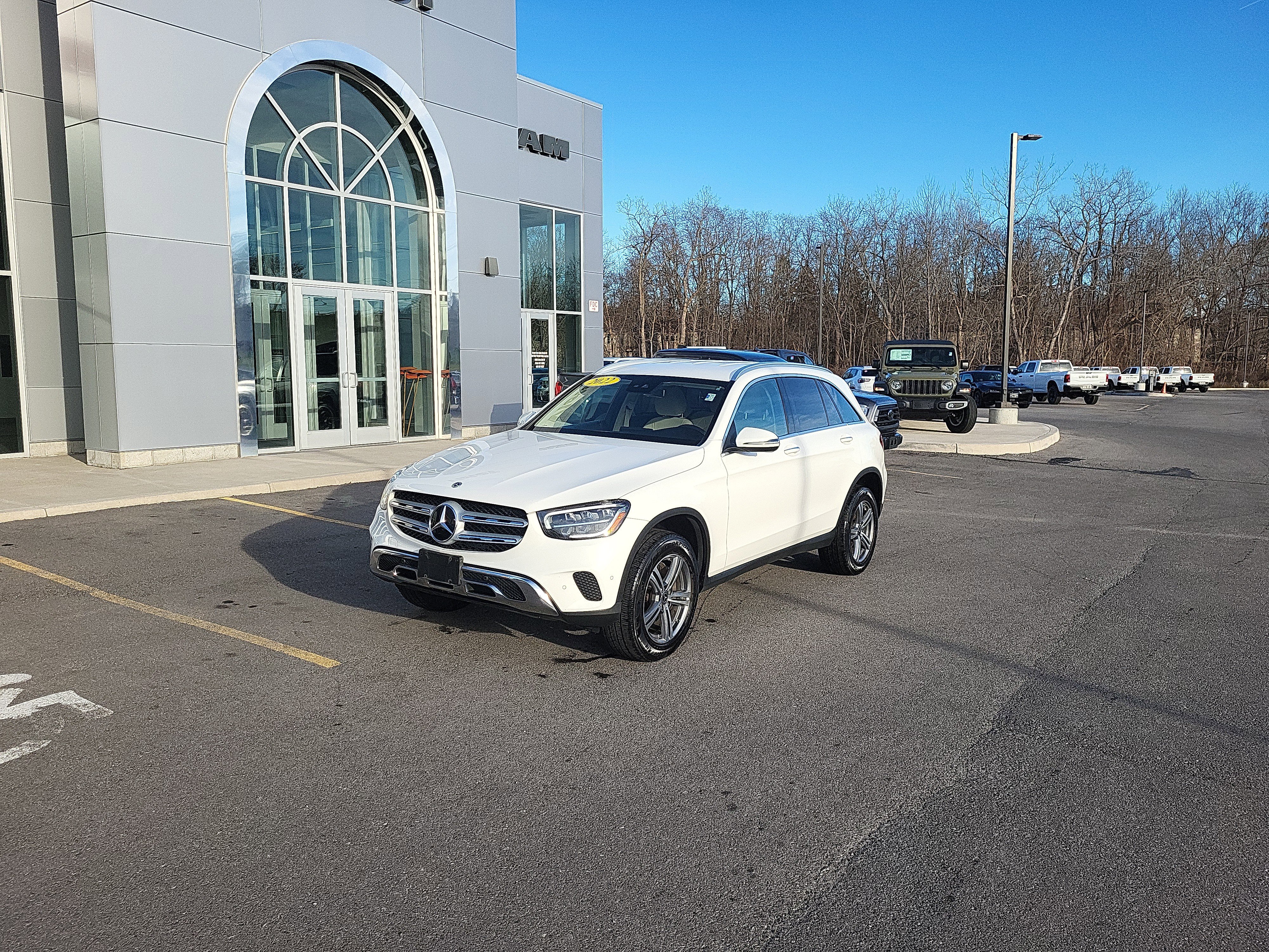 Used 2022 Mercedes-Benz GLC 300 4MATIC image 1