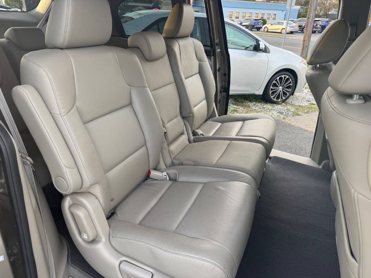 Used 2011 Honda Odyssey EX-L image 18