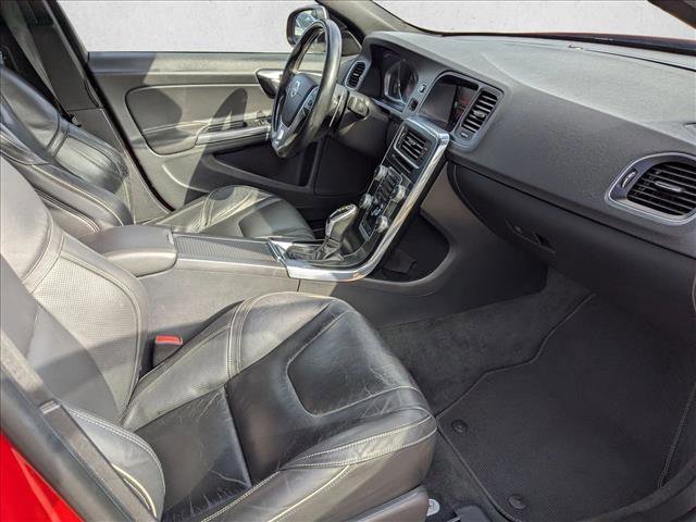 Used 2015 Volvo S60 T6 R-Design image 20