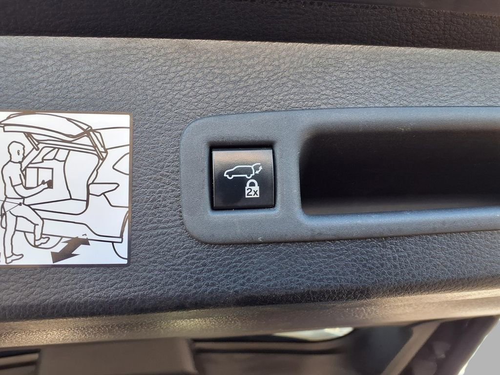 Used 2024 Toyota Sienna XLE image 32