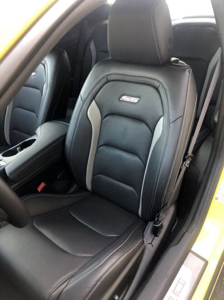Used 2018 Chevrolet Camaro SS image 18