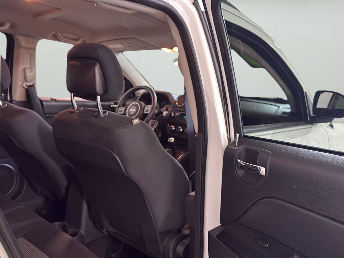 Used 2015 Jeep Compass Sport w/ Power Value Group AWD/4WD image 16