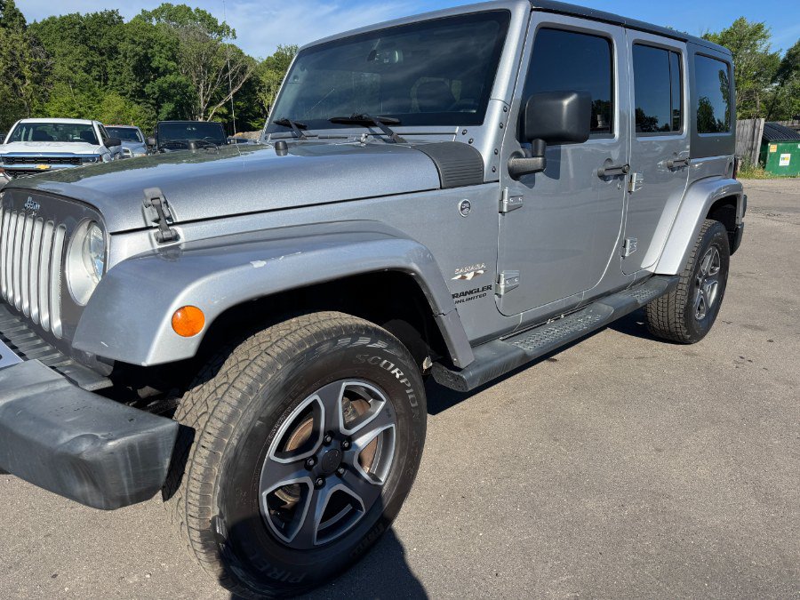Used 2016 Jeep Wrangler Unlimited Sahara AWD/4WD image 9