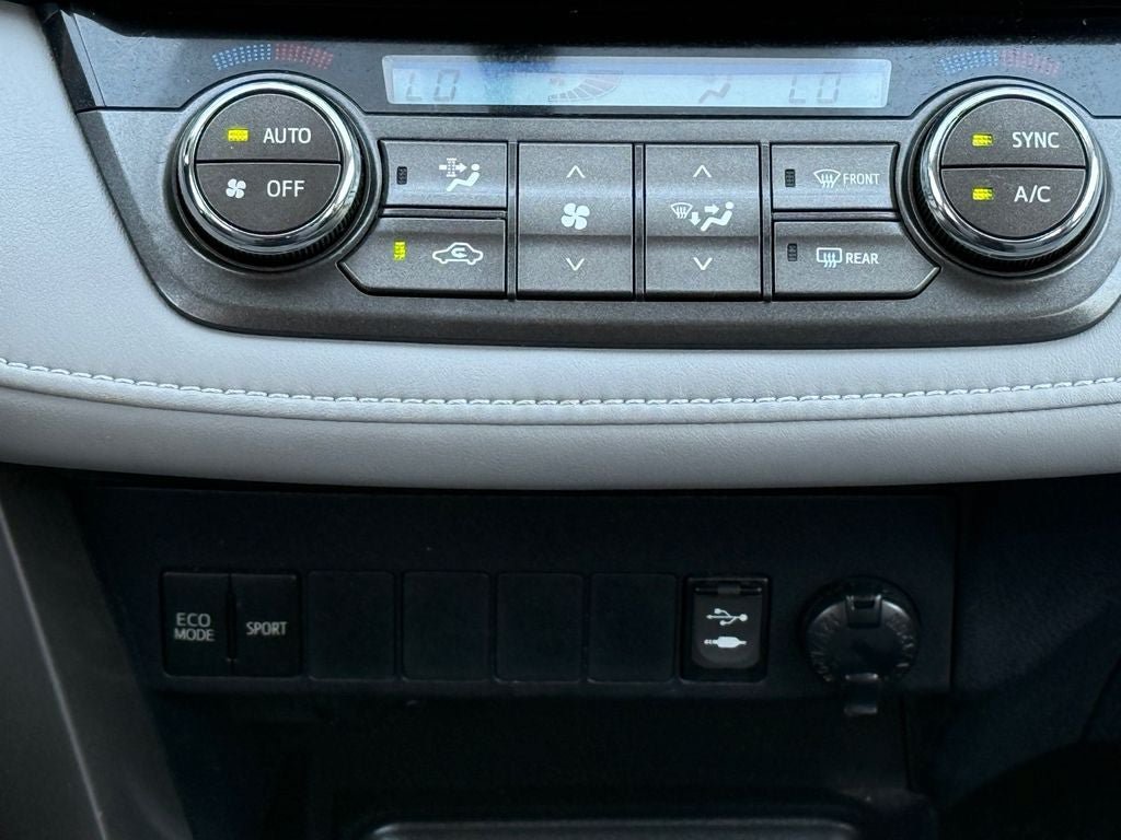 Used 2015 Toyota RAV4 XLE FWD image 25