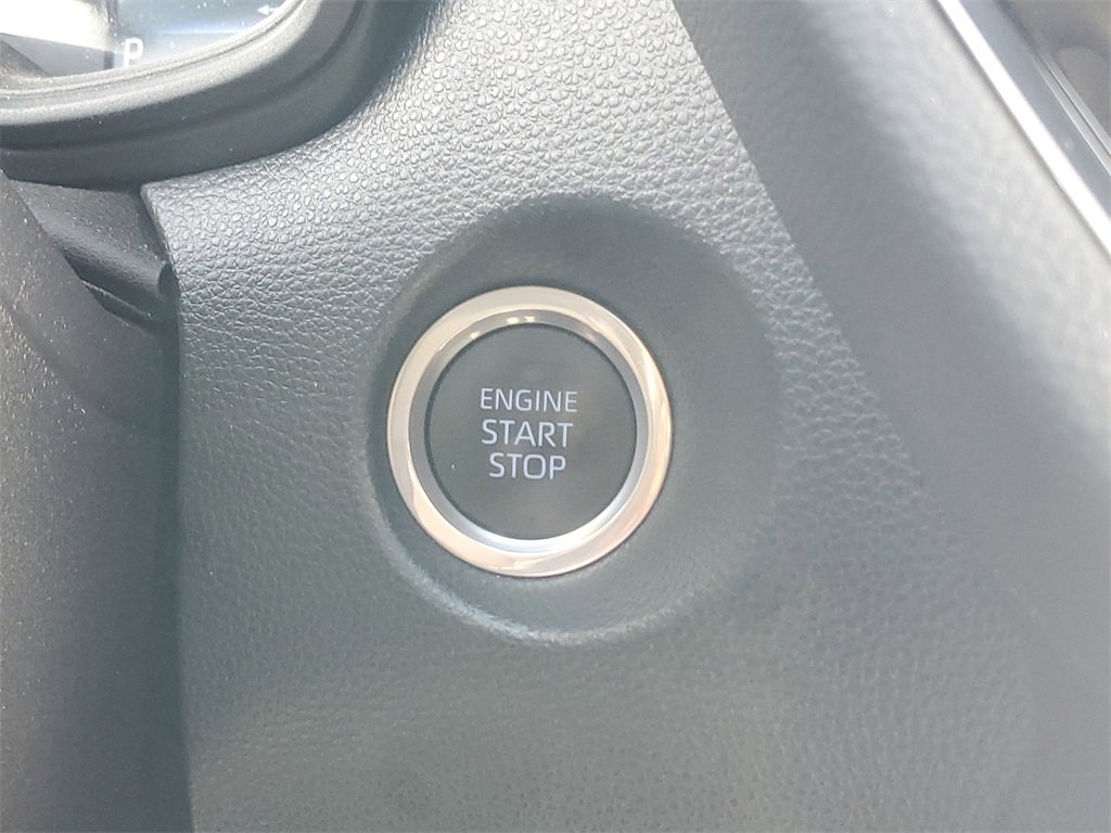 Used 2022 Toyota Corolla Cross LE image 30