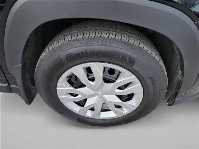 Used 2025 Toyota Corolla Cross L image 10