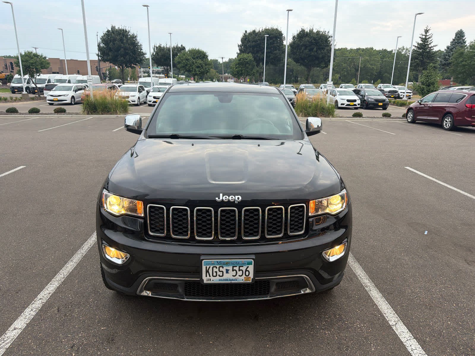 Used 2019 Jeep Grand Cherokee Limited w/ Trailer Tow Group IV AWD/4WD image 3