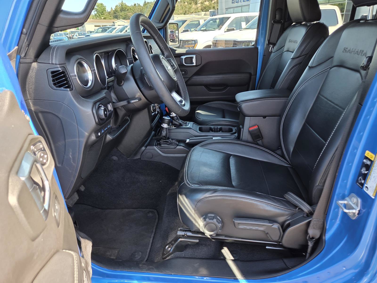 Used 2023 Jeep Wrangler Unlimited Sahara AWD/4WD image 10