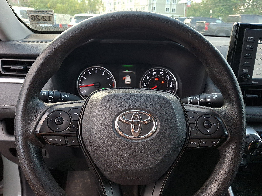 Used 2021 Toyota RAV4 XLE AWD/4WD image 18