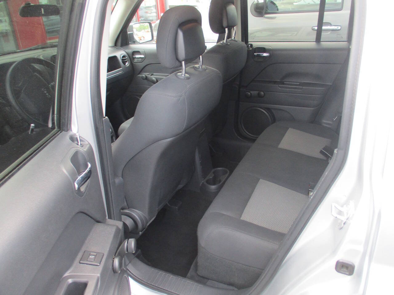 Used 2010 Jeep Patriot Sport FWD image 19