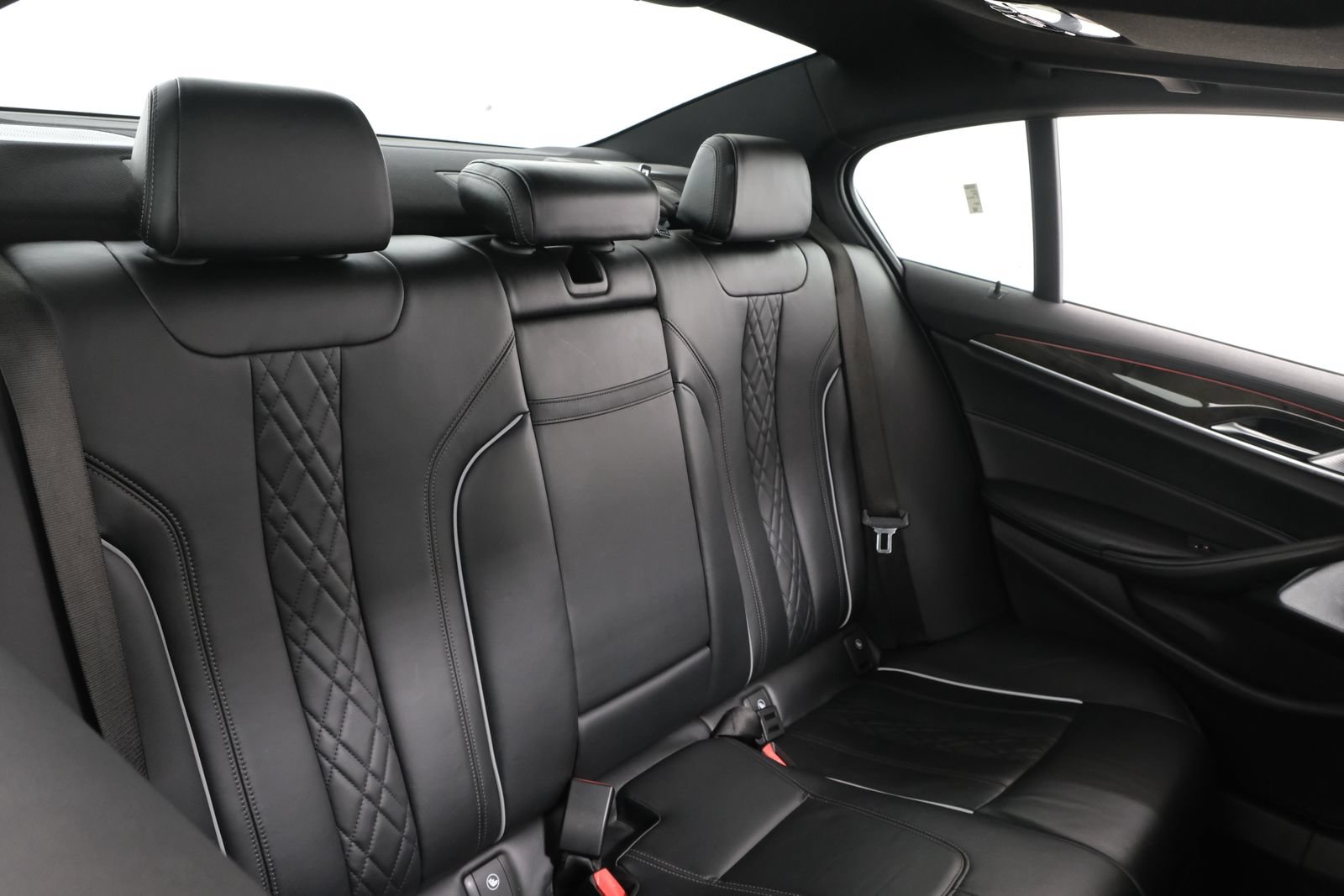 Used 2018 BMW M550i xDrive AWD/4WD image 41