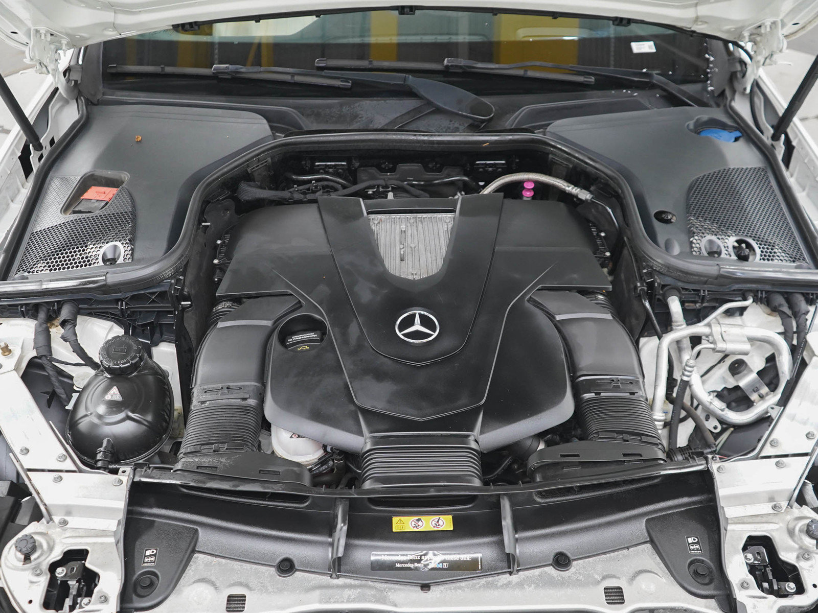 Used 2017 Mercedes-Benz E 400 4MATIC Wagon image 31