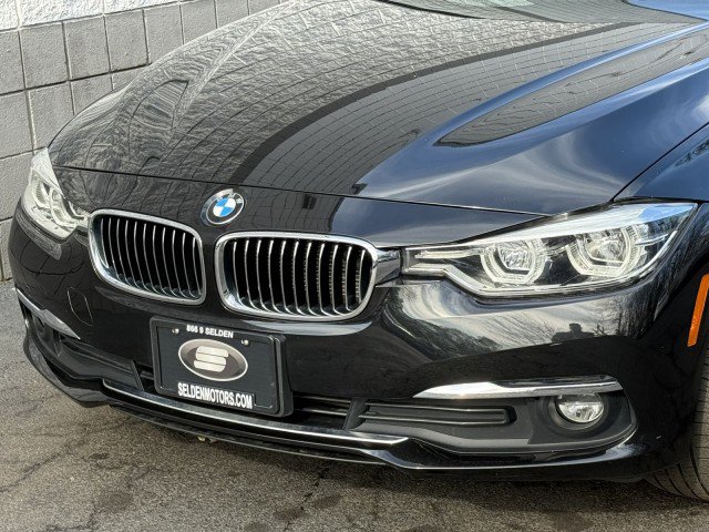 Used 2018 BMW 328d xDrive Sedan w/ Premium Package AWD/4WD image 12