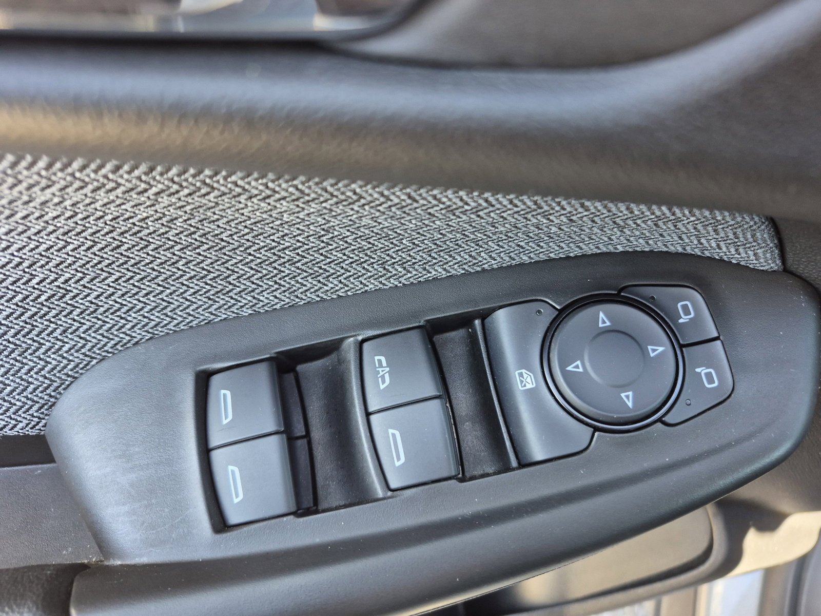 Used 2025 Chevrolet TrailBlazer LT AWD/4WD image 25