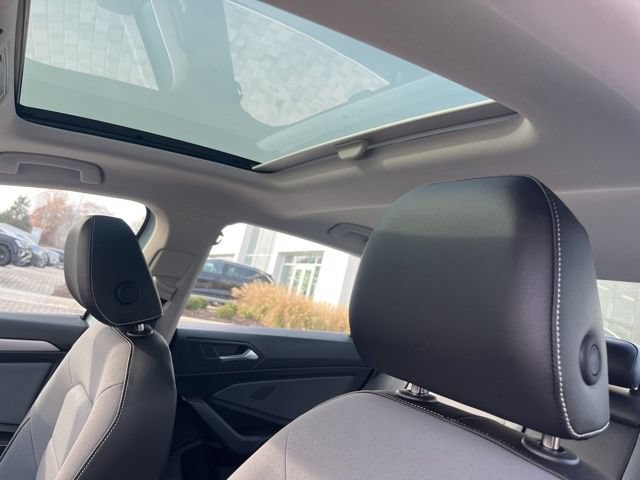 New 2026 Volkswagen Jetta SE FWD image 30