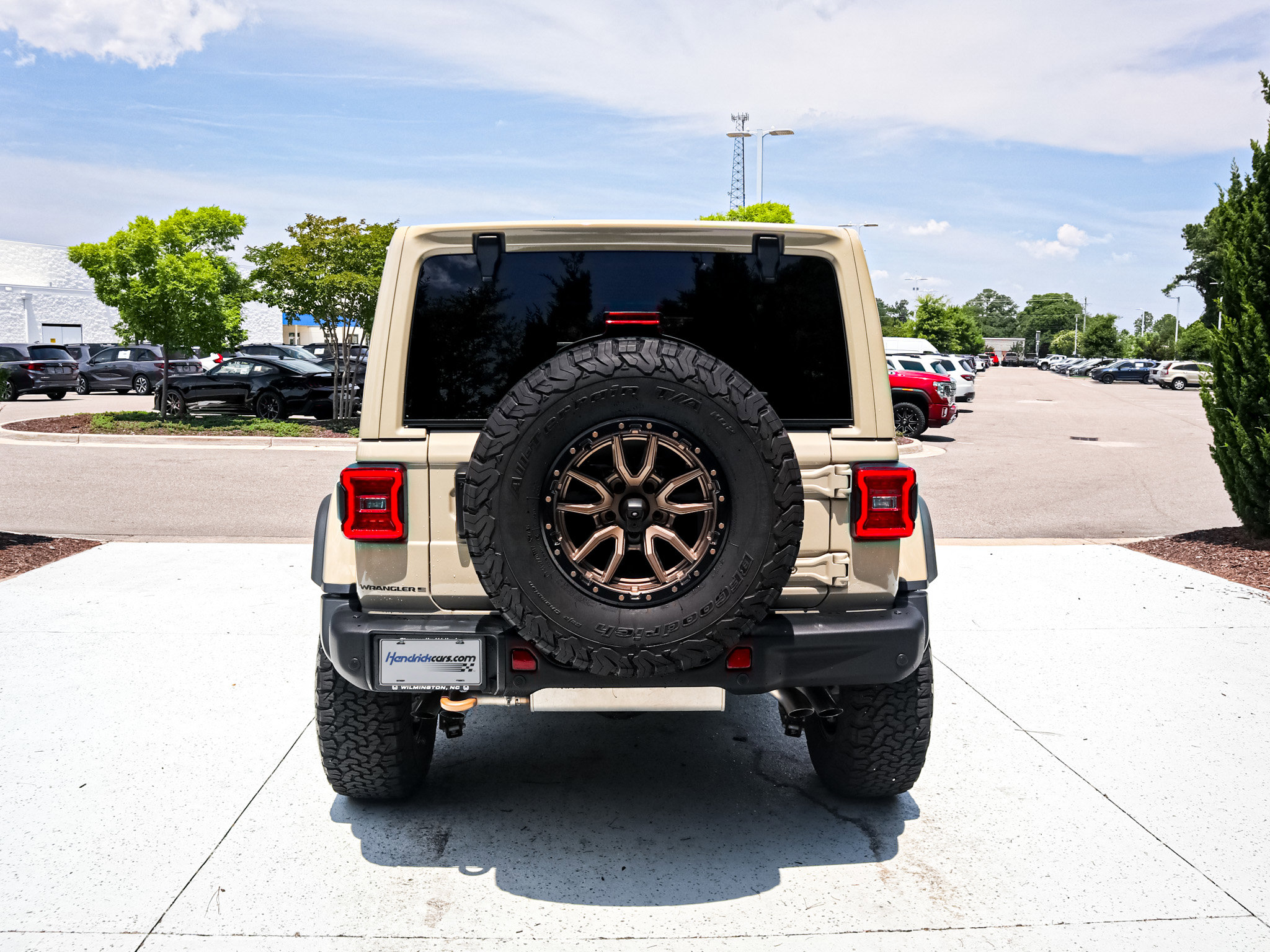 Used 2022 Jeep Wrangler Unlimited Rubicon AWD/4WD image 9