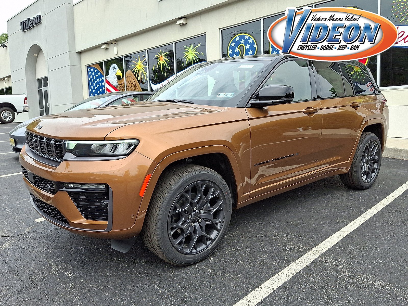 New 2026 Jeep Grand Cherokee Summit w/ Obsidian Package AWD/4WD video 1