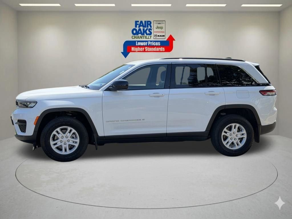Certified 2024 Jeep Grand Cherokee Laredo w/ MOPAR Finishing Package RWD image 12