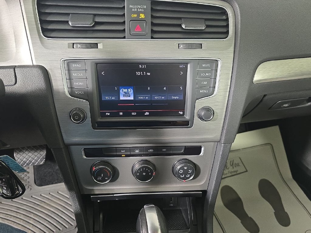 Used 2016 Volkswagen Golf S FWD image 17