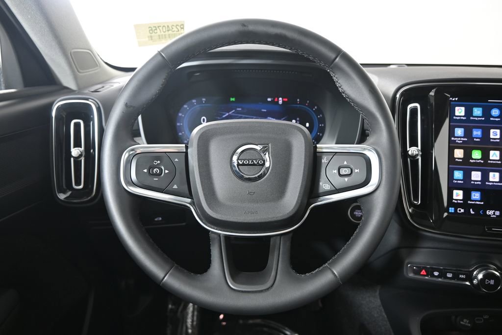 Used 2024 Volvo XC40 B5 Plus AWD/4WD image 34