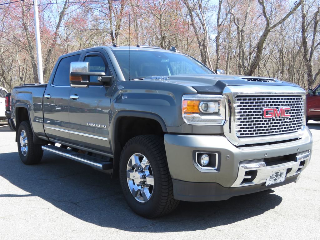 Used 2017 GMC Sierra 3500 Denali w/ Duramax Plus Package AWD/4WD image 3
