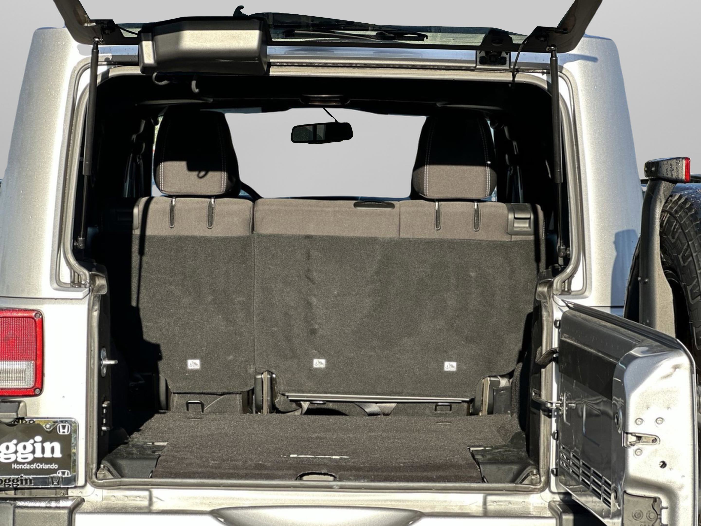 Used 2017 Jeep Wrangler Unlimited Sahara w/ Max Tow Package image 26