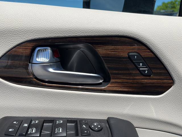 Used 2023 Chrysler Pacifica Limited image 27