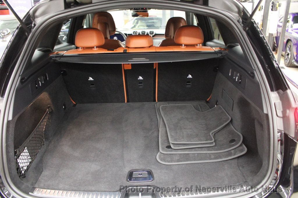 Used 2025 Mercedes-Benz GLC 300 4MATIC image 27