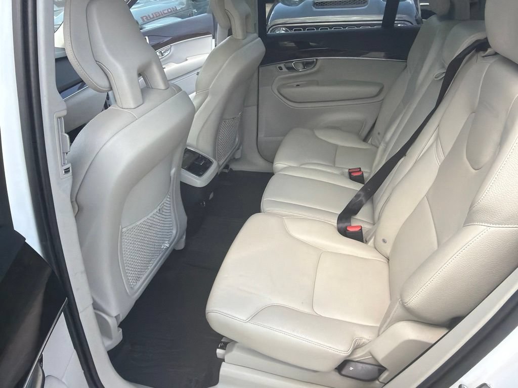 Used 2016 Volvo XC90 T6 Momentum w/ Momentum Plus Package AWD/4WD image 4