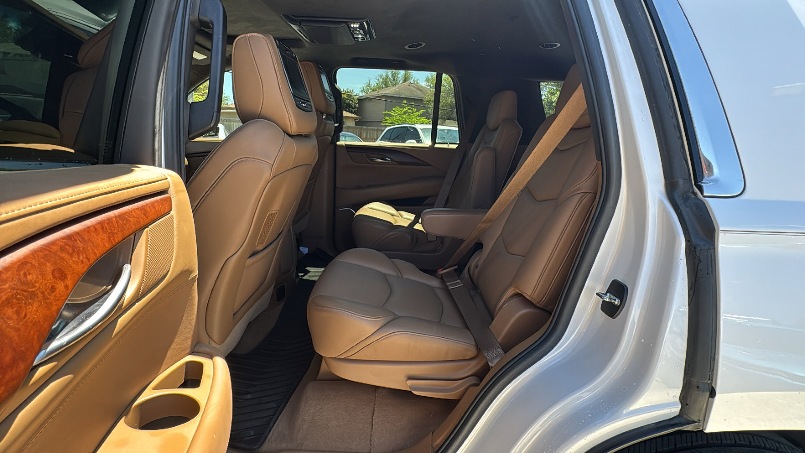 Used 2017 Cadillac Escalade Platinum image 15