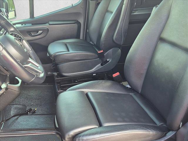 Used 2022 Mercedes-Benz Sprinter 2500 image 14